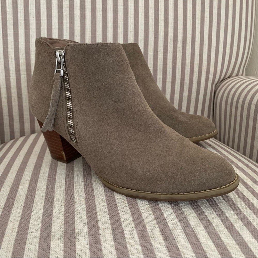 Vionic Sterling Ankle Booties Sz 8